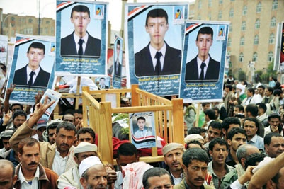 «القاعدة» يتحفز للانقضاض بعد سقوط 4 وإصابة 17 في اشتباكات اليمن