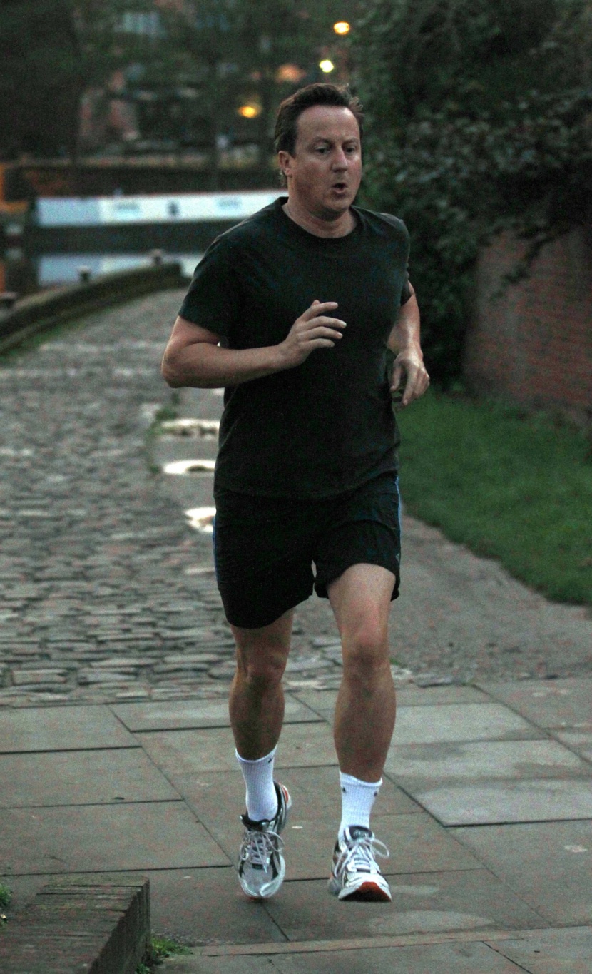 رئيس وزراء بريطانيا ديفيد كاميرون يمارس رياضة الجري صباح اليوم