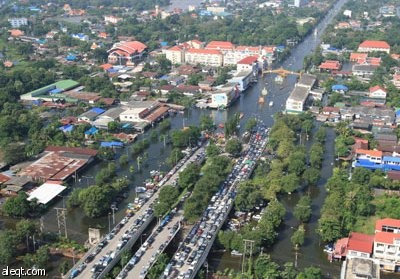تايلاند تحسب تكاليف الفيضانات وتحث سكان بانكوك على توخي الحذر