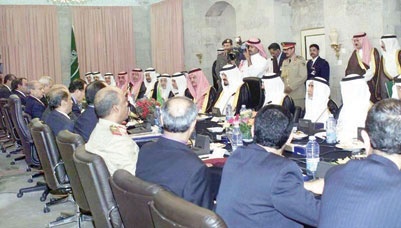 تاريخ عريض في السياسة وإدارة الدولة