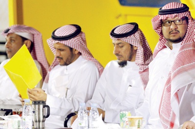 اجتماع النصر.. عشاء وغسل يدين