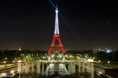 شركة فرنسية تريد تحويل برج ايفل الى شجرة عملاقة