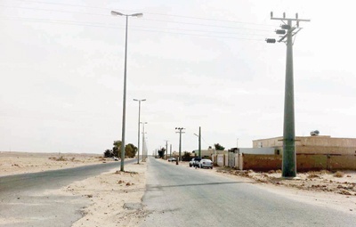 قرية سعودية تعيش على بقايا مطار وحظائر للطائرات