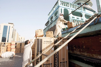 العقوبات الدولية على إيران.. «صفعة مؤلمة» لتجارها في دبي
