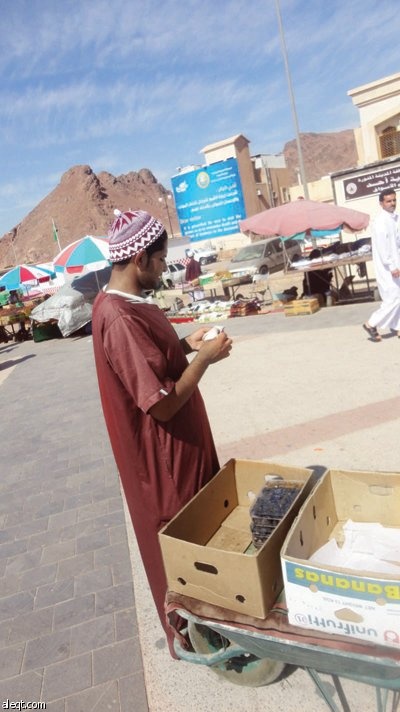 الأسواق الشعبية في المدينة المنورة تقاوم موضة «المولات»