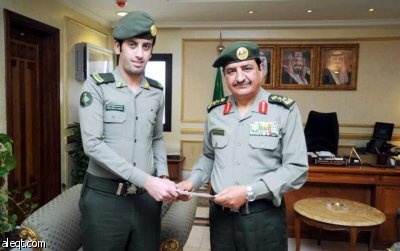الأمير محمد بن نايف يوجه بتكريم الجندي العتيبي أحد منسوبي جوازات مطار الملك خالد