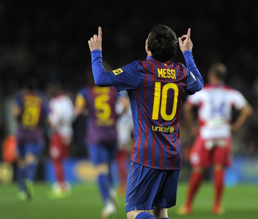 ميسي يتفوق على سيزار ويصبح أفضل هداف في تاريخ برشلونة