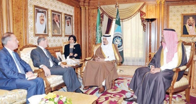 الأمير سلمان: العلاقات السعودية الفرنسية تتسم بوشائج قوية