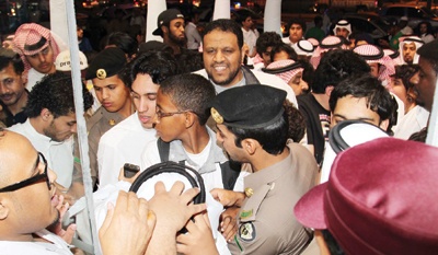 متجر الهلال.. فوضى وخسارة