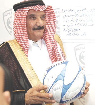 متجر الهلال.. فوضى وخسارة