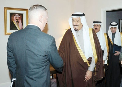 الأمير سلمان يبحث التطورات الإقليمية والدولية مع وزير الدفاع الأمريكي