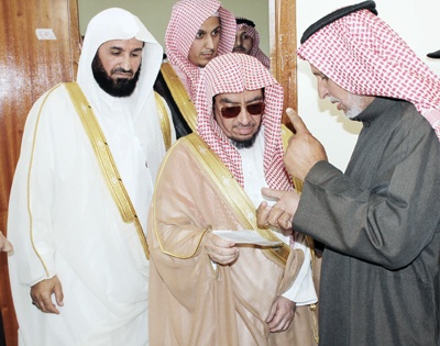 رئيس ديوان المظالم يستمع لمطالب مراجعي «إدارية» أبها