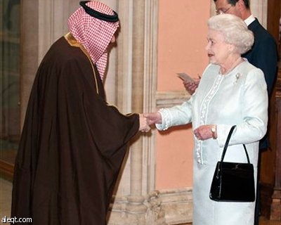 نيابة عن خادم الحرمين الأمير محمد بن نواف يحضر حفل الغداء الذي اقامته ملكة بريطانيا بمناسبة اليوبيل الماسي