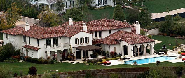 جاستن بيبر يشتري منزلا بأكثر من 6 ملايين دولار