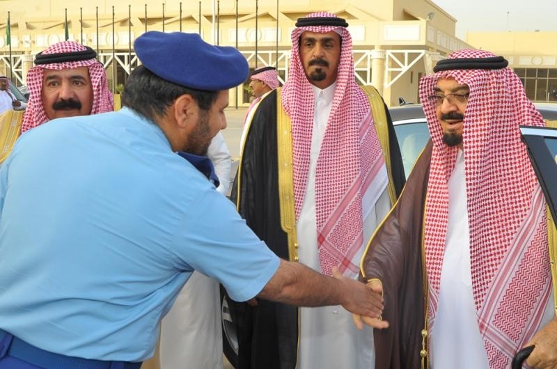 رئيس هيئة البيعة يغادر الرياض