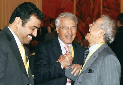 علي النعيمي وزير البترول في حديث باسم مع وزير النفط القطري وشكيب خليل وزير النفط الجزائري السابق