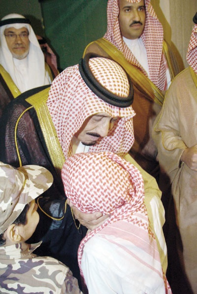 «البر» فكرة حوّلها إلى مظلة خيرية جمعت تحتها 8 آلاف أسرة