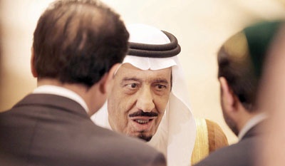 السعوديون يبايعون الأمير سلمان ولياً للعهد