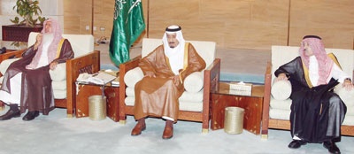 السعوديون يبايعون الأمير سلمان ولياً للعهد