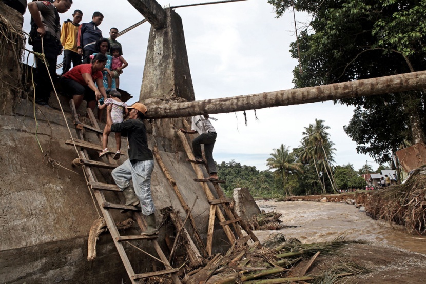 زلزال بقوة 6,4 درجات يسبب حالة من الهلع في جزيرة سومطرة الإندونيسية