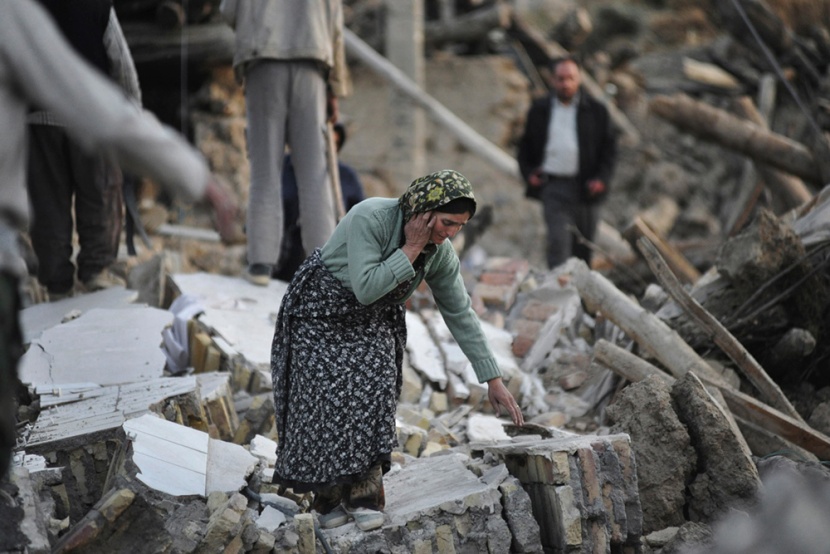 306 قتيل و3037 جريحا حصيلة زلزالي إيران