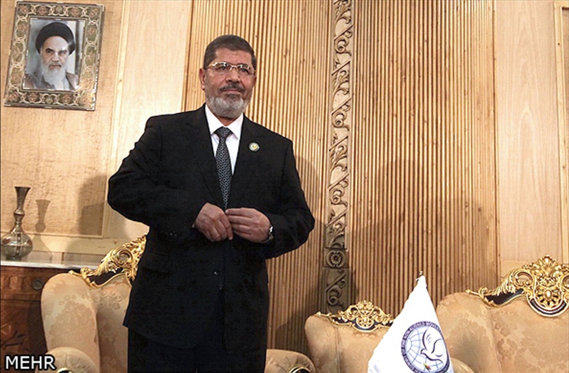 مرسي أول رئيس مصري يزور إيران منذ 33 عاما - فيديو