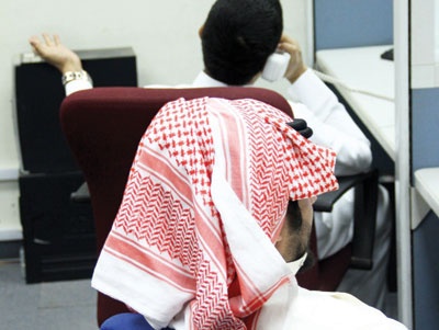 مغرّدو «تويتر» يطالبون بتحديد ساعات العمل لموظفي القطاع الخاص