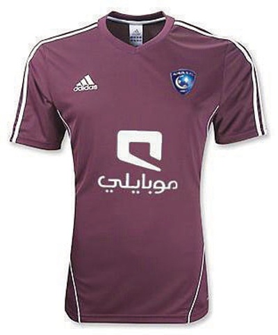 الهلال.. «عنابي - أسود»