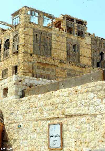 قصة مصورة: سوق الليل في ينبع.. ملتقى التجار والصفقات التجارية
