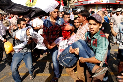 ميدان التحرير يتحول الى "حرب شوارع" في جمعة محاسبة الرئيس