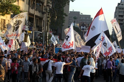 ميدان التحرير يتحول الى "حرب شوارع" في جمعة محاسبة الرئيس