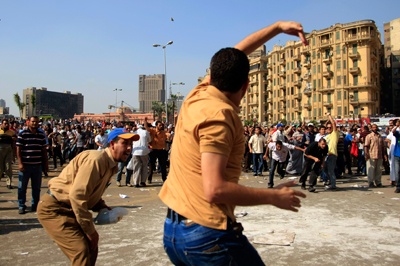 ميدان التحرير يتحول الى "حرب شوارع" في جمعة محاسبة الرئيس