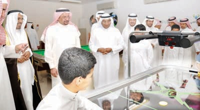 صرف رواتب المُعلمين العاملين في أندية الأحياء مسؤولية «التربية»