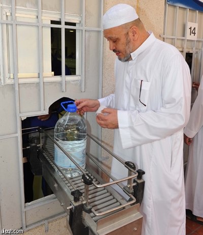 قصة مصورة : ماء زمزم .. خير ماء على وجه الأرض