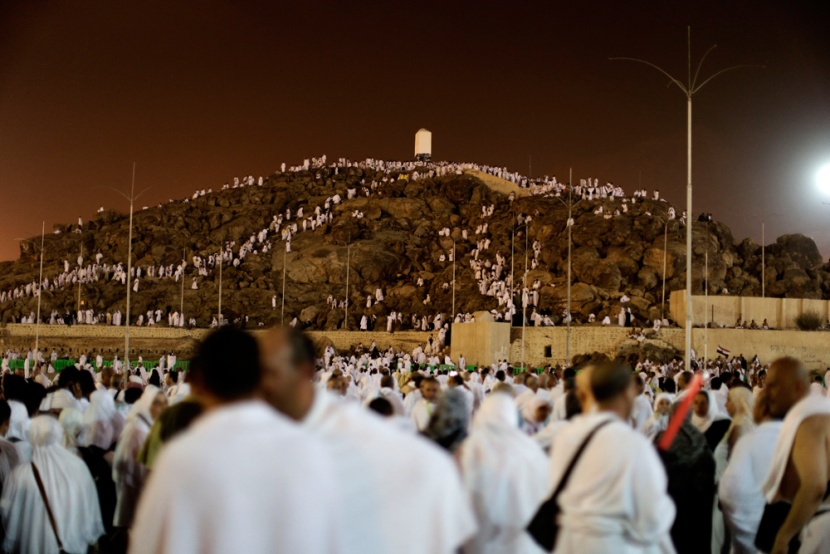 خالد الفيصل: نفرة عرفات تمت بمرونة وسهولة والحجاج في مزدلفة آمنين مطمئنين
