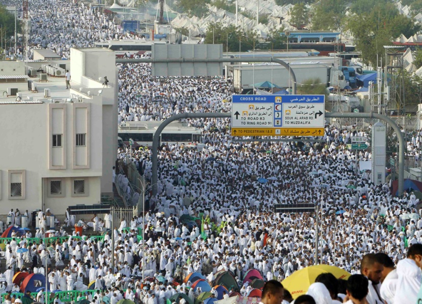 خالد الفيصل: نفرة عرفات تمت بمرونة وسهولة والحجاج في مزدلفة آمنين مطمئنين