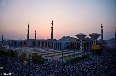 خالد الفيصل: نفرة عرفات تمت بمرونة وسهولة والحجاج في مزدلفة آمنين مطمئنين