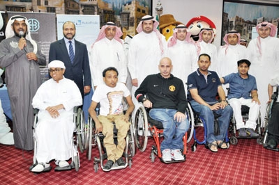 موظفو  بنك الجزيرة يحتفون بالأيتام وذوي الاحتياجات الخاصة