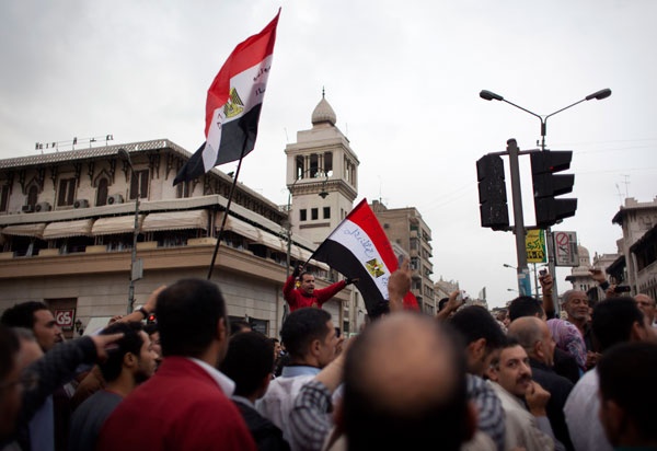 المعارضة المصرية تدعو للتظاهر مجددا غداً ضد مشروع الدستور