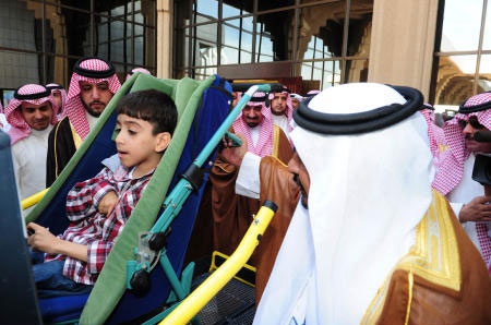 نائب أمير الشرقية يدشن برنامج السيارات المجهزة للأشخاص ذوي الإعاقة