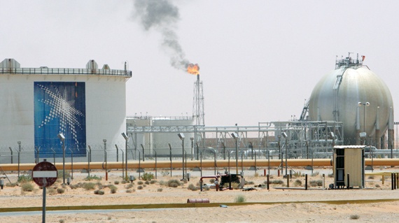 تقرير: وتيرة الاستهلاك المتصاعدة تفقد السعودية مخزونها النفطي خلال عقدين
