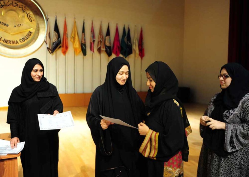 تدريب 67 فتاة سعودية في كلية دار الحكمة على مكافحة الحرائق ومواجهة الحوادث