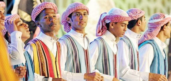 الأحفاد في جازان يعيدون إحياء رقصات وإيقاعات الأجداد
