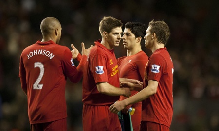 قصة مصورة .. كوينز بارك يهزم تشيلسي وليفربول يفوز على سندرلاند في دوري انجلترا
