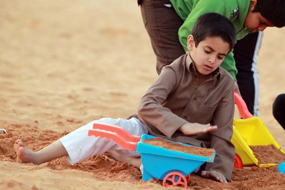 قصة مصورة : أطفال "إنسان" يستمتعون بالأجواء الباردة في الثمامة