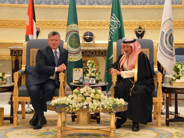 قادة ورؤساء وفود الدول العربية يتوافدون على مركز الملك عبدالعزيز للمؤتمرات
