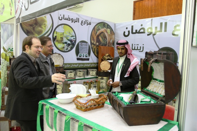 قصة مصورة: مهرجان الزيتون في الجوف