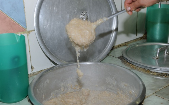 قصة مصورة : العسل والمأكولات الشعبية تدفئ شتاء الطائف وتسجل مبيعات قياسية