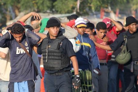 قصة مصورة : 58 قتيلاً الحصيلة الرسمية لضحايا التمرد في سجن اوريبانا في فنزويلا