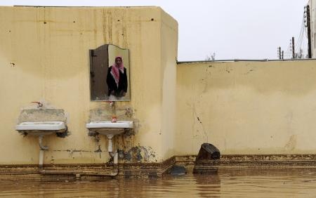 قصة مصورة: أمطار تبوك تغرق  الأحياء السكنية